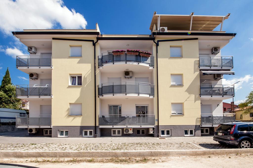 Secret Escape Apartment Ровин Екстериор снимка