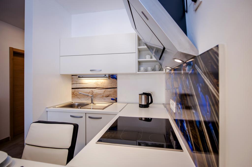 Secret Escape Apartment Ровин Екстериор снимка