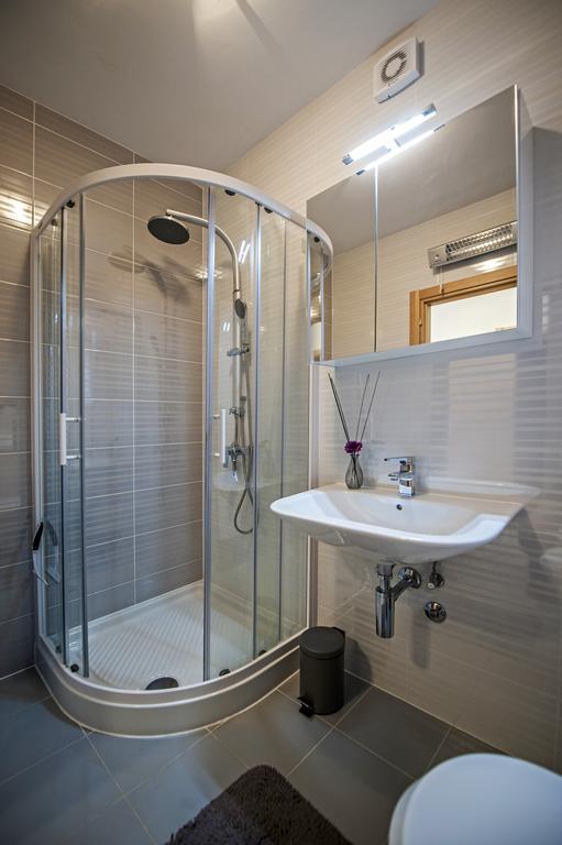Secret Escape Apartment Ровин Екстериор снимка